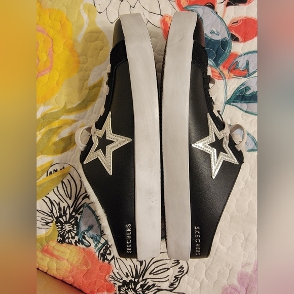 NWT Skechers Ladies Street Slip On Sneakers - Picture 5 of 9